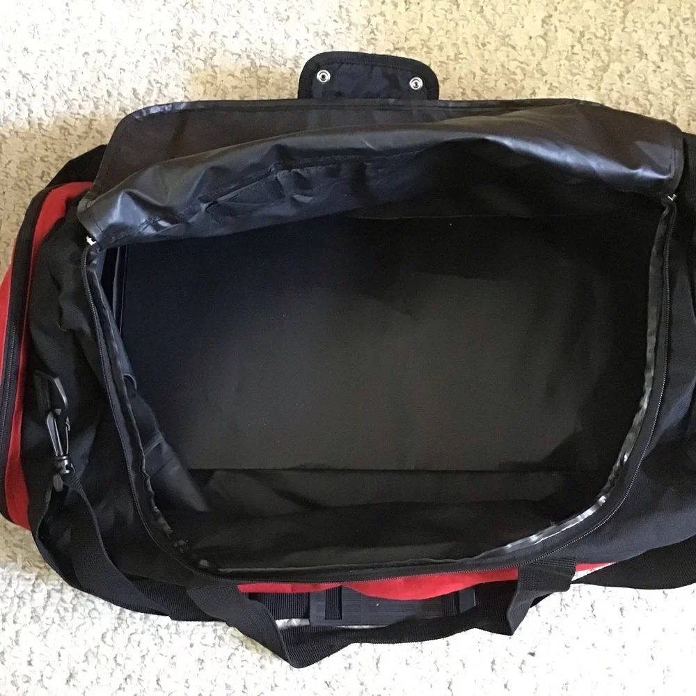 Molson Canadian Large Duffel Bag - Picture 3 of 6